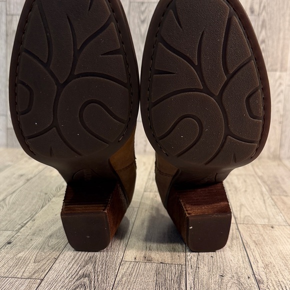 Women’s Born Brown Suede Chelsea Wedge Ankle Boots - Picture 2 of 4